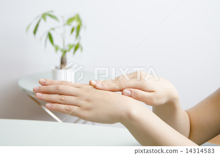 Female hand hand cosmetic care lotion cotton moisturizing beauty Female hand hand cosmetic care lotion cotton moisturizing beauty 14314583