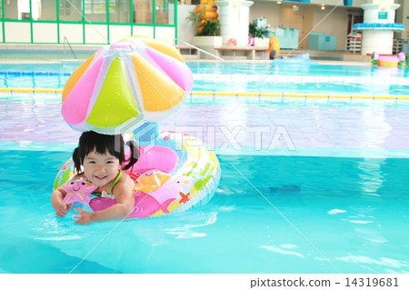 第一個游泳池 第一個游泳池 14319681