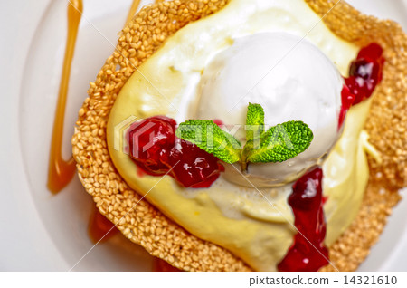 cake with jam ice cream cake with jam ice cream 14321610