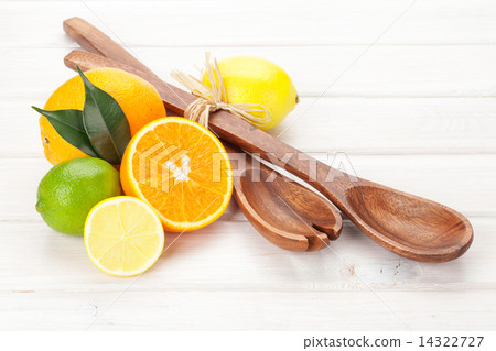 Citrus fruits. Oranges, limes and lemons 14322727