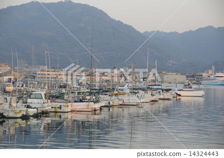 Fishing port 14324443