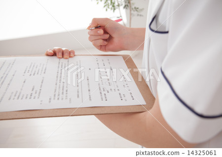 ask patient detailed questions, an evaluation form, questionnaire 14325061