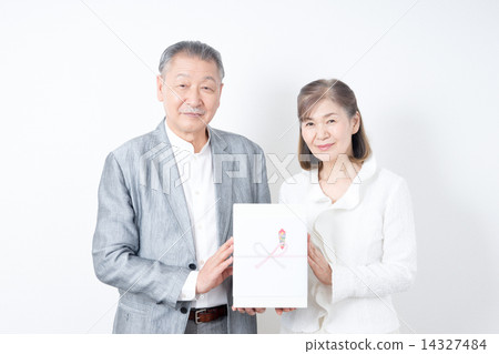 Senior couple Senior couple 14327484
