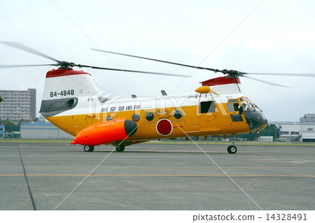 V-107 II rescue helicopter of the Air Self Defense Force rescue team who flies flight at the Tachikawa disaster prevention air festival, also active in disaster dispatch etc. V-107 II rescue helicopter of the Air Self Defense Force rescue team who flies flight at the Tachikawa disaster prevention air festival, also active in disaster dispatch etc. 14328491