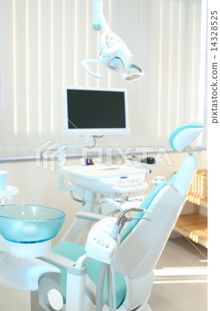 Dentist  14328525