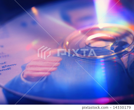 Compact Disc 14330179