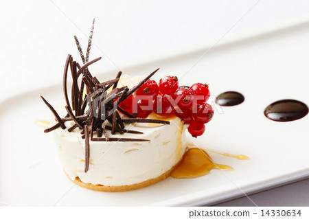 cheesecake with red currant cheesecake with red currant 14330634