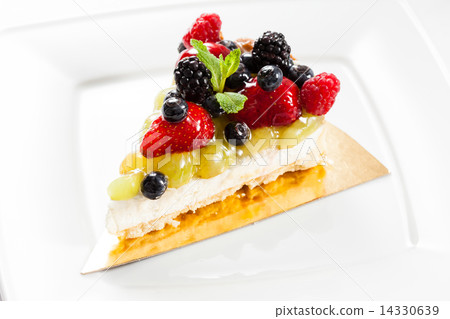 berries tart berries tart 14330639