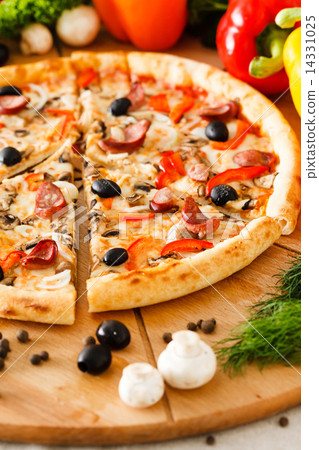 Supreme Pizza 14331025