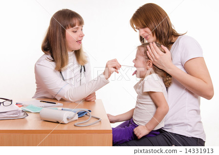 The doctor examines the throat of a child sitting on hands of mother The doctor examines the throat of a child sitting on hands of mother 14331913