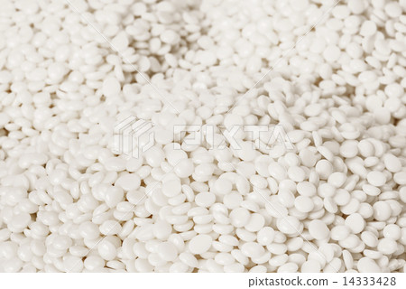 Fine white polymer granules Fine white polymer granules 14333428