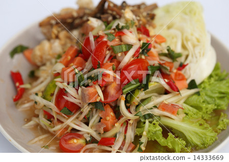 papaya spicy salad with salmon 14333669