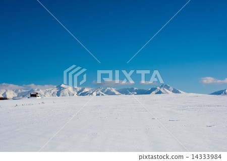 藍天和Mt. Taisetsu山 14333984
