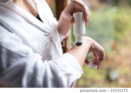 Insect bites 14335175