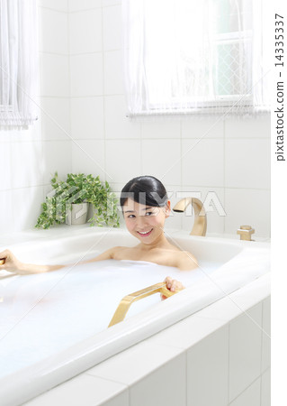 Fun bathing Fun bathing 14335337