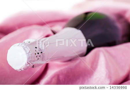 sparkling champagne sparkling champagne 14336998