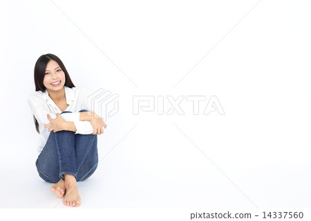 20s Japanese women 20s Japanese women 14337560