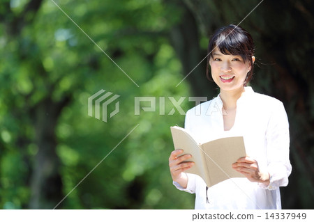 閱讀·中年婦女 閱讀·中年婦女 14337949