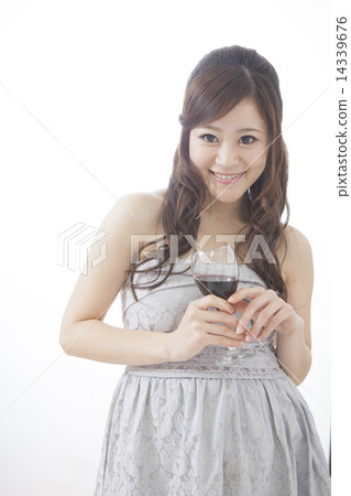 A woman with wine 14339676