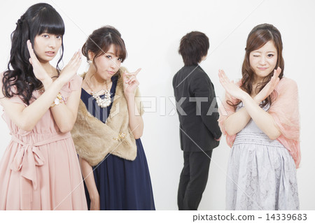 給十字架的婦女 14339683