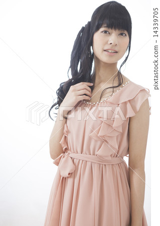 穿裙子的女人 穿裙子的女人 14339705