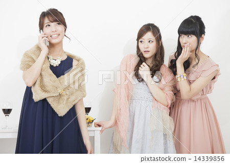 A woman making a phone call 14339856