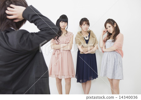 給十字架的婦女 14340036