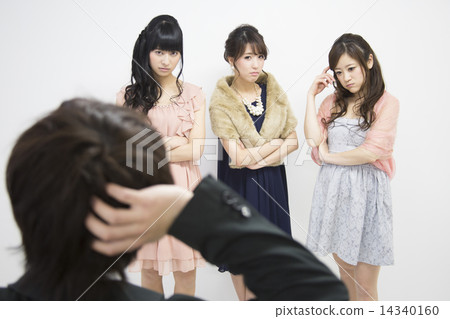 悶悶不樂的女士 14340160