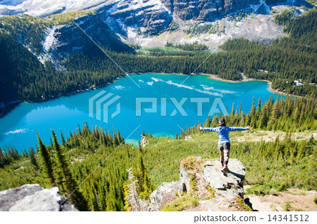 Hiking in a Canadian National Park 14341512