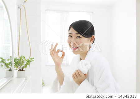 Clean skin 14342018