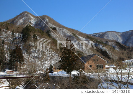 在冬天的山 14345218