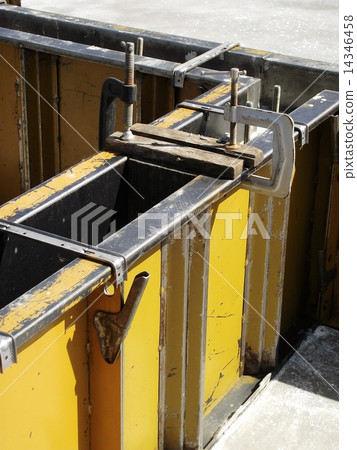 Formwork for housing foundation construction Formwork for housing foundation construction 14346458