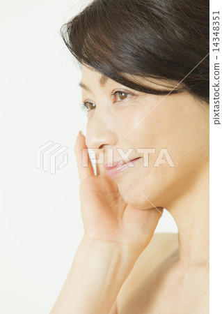 Middle Age Beauty 14348351