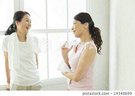 Middle Age Beauty Middle Age Beauty 14348699