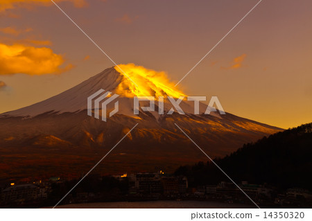 Beautiful of sacred mountain of Fuji in the morning with on top Beautiful of sacred mountain of Fuji in the morning with on top 14350320