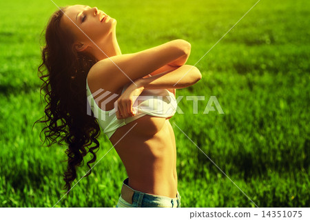 Young sexy woman 14351075