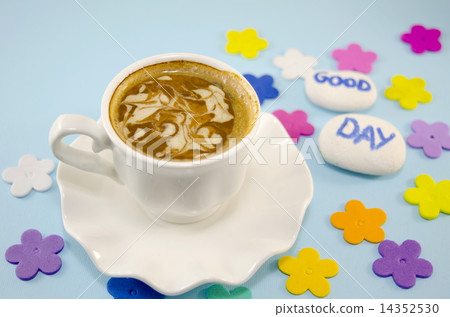Cup of coffee with decorated foam 14352530