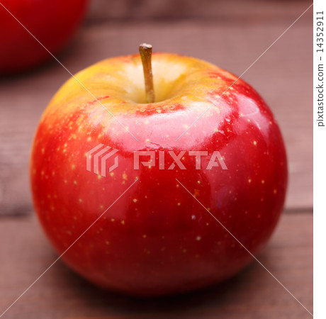 red ripe apples red ripe apples 14352911