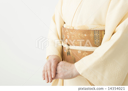 好客和服圖中間女性手 14354021
