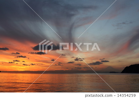 Evening scenery of the Zushi coast 14354259