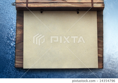 Blank paper notepad with wooden cover Blank paper notepad with wooden cover 14354796