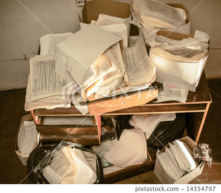 Messy workplace Messy workplace 14354797
