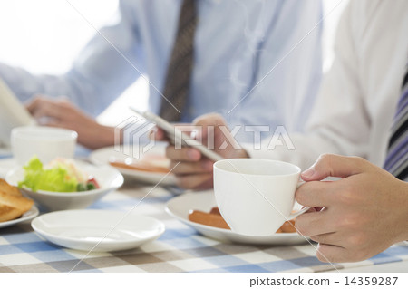 Businessman's breakfast, 14359287