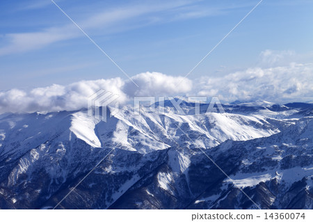 Sunlight snowy mountains at nice day Sunlight snowy mountains at nice day 14360074