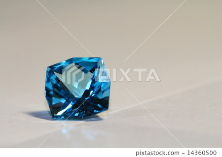 Blue topaz side picture 14360500