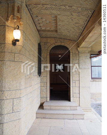 Western-style entrance 14360511