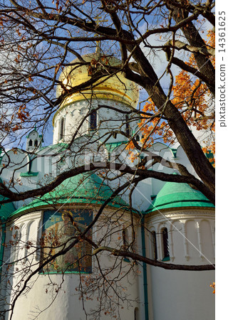 Fedorovskiy cathedral in Pushkin in autumn, Fedorovskiy cathedral in Pushkin in autumn, 14361625
