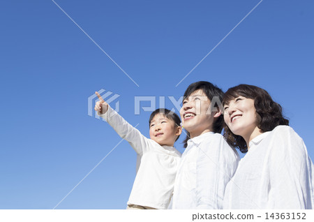 Blue sky and family 14363152
