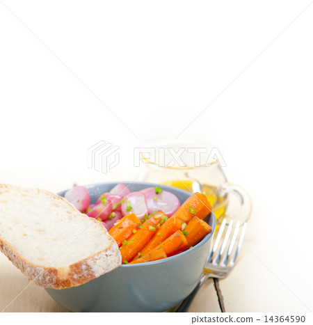 steamed  root vegetable on a bowl 14364590