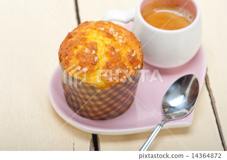 coffee and muffin 14364872